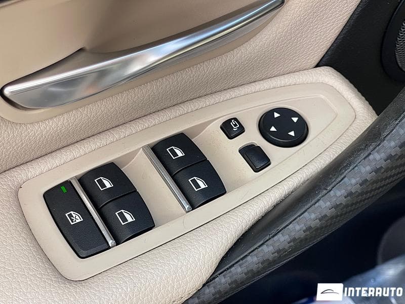 2016 BMW 330E — Miniatură 7