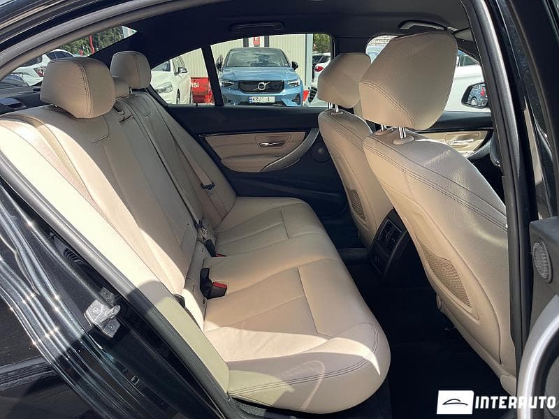 2016 BMW 330E — Miniatură 18