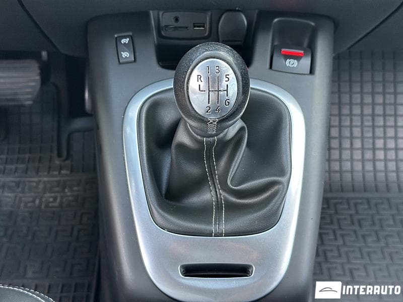 2015 Renault Scenic — Miniatură 12