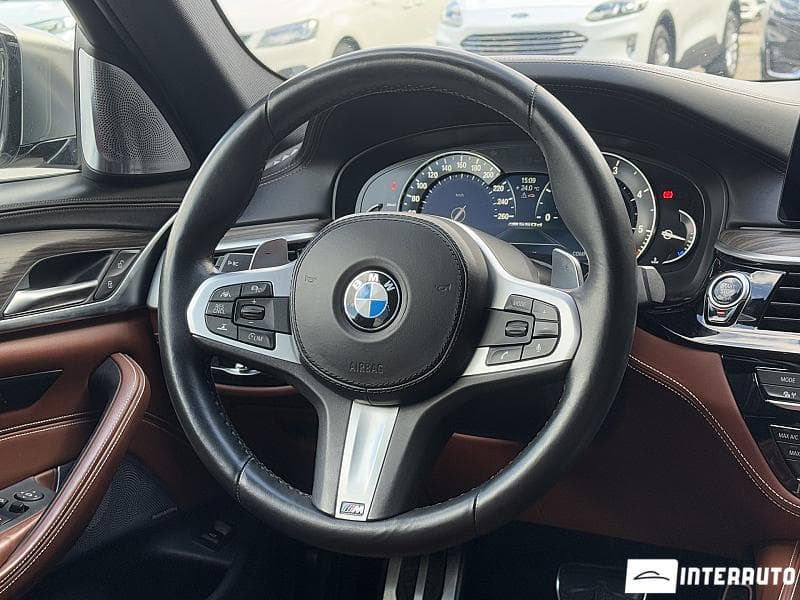 2018 BMW M550d — Miniatură 10