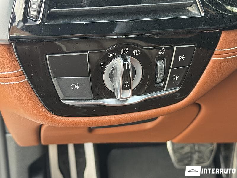 2018 BMW M550d — Miniatură 9