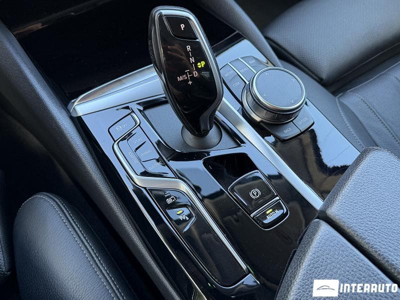 2020 BMW 530e — Miniatură 18