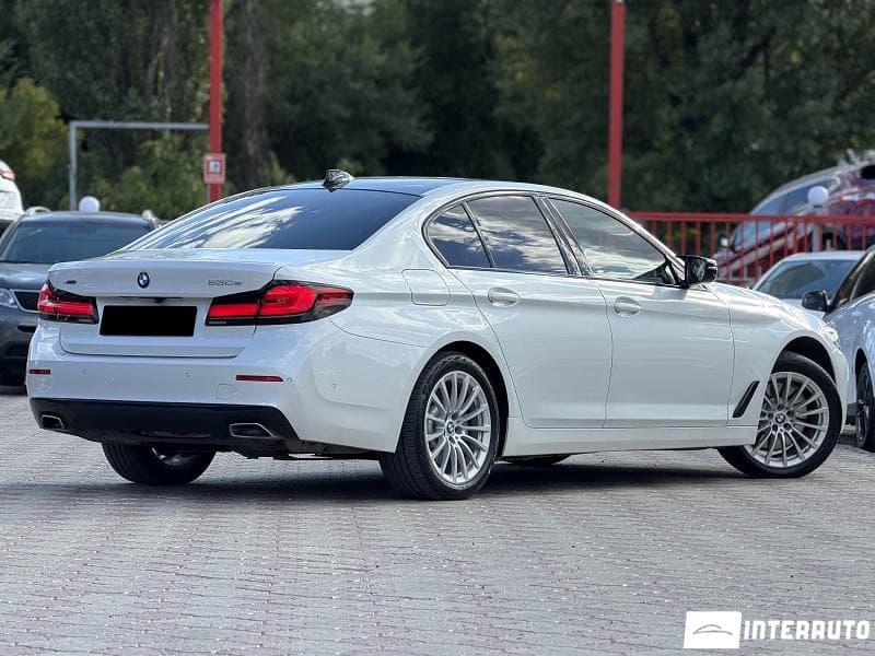 2020 BMW 530e — Miniatură 2