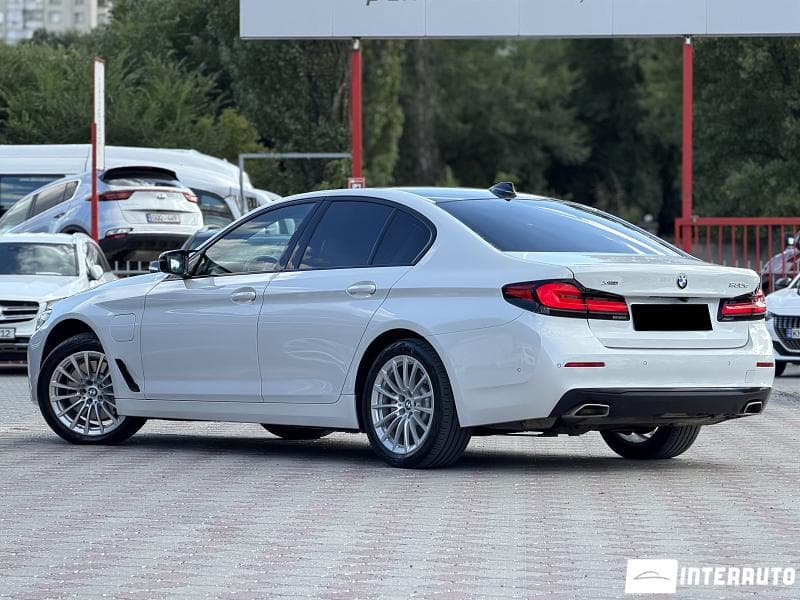 2020 BMW 530e — Miniatură 3