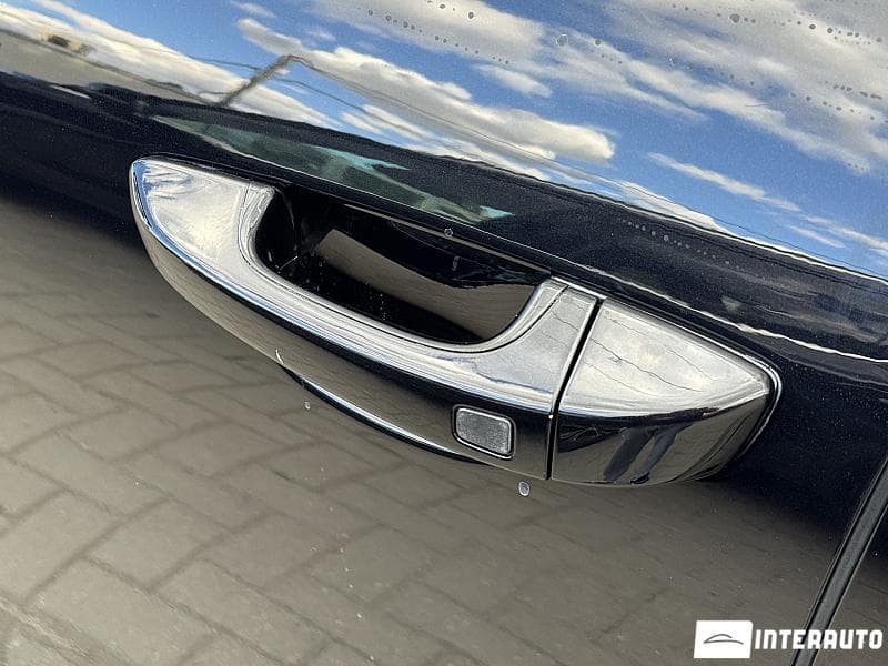 Porsche Cayenne 2015 — Миниатюра 5