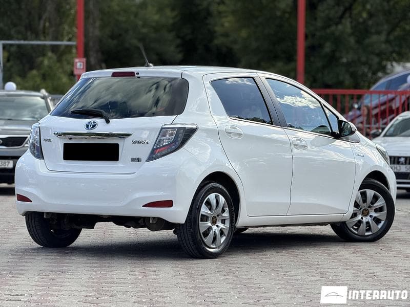 2013 Toyota Yaris — Miniatură 2