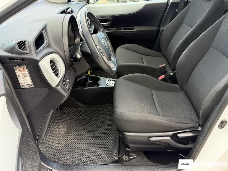 2013 Toyota Yaris — Miniatură 5