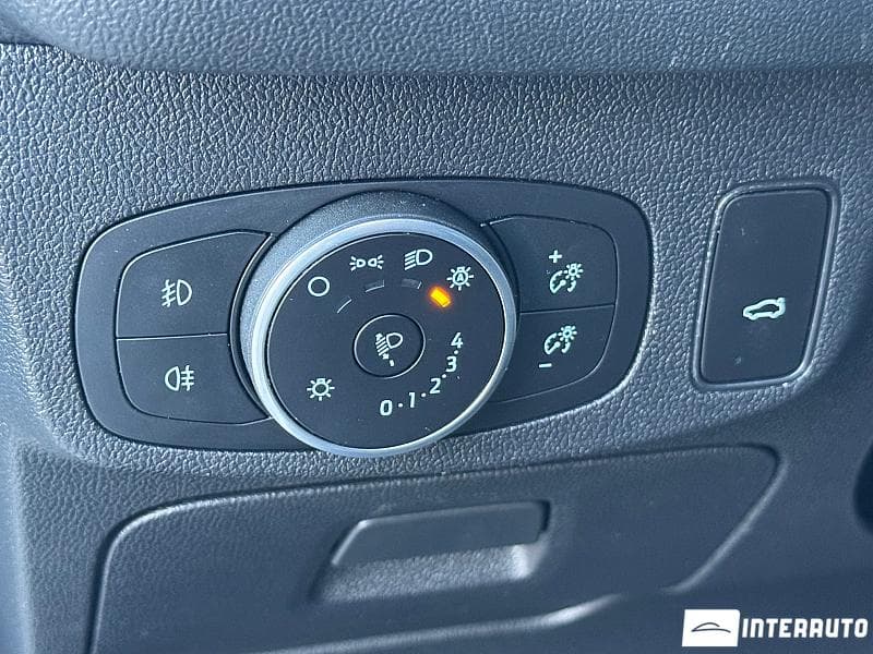 2019 Ford Focus — Miniatură 18