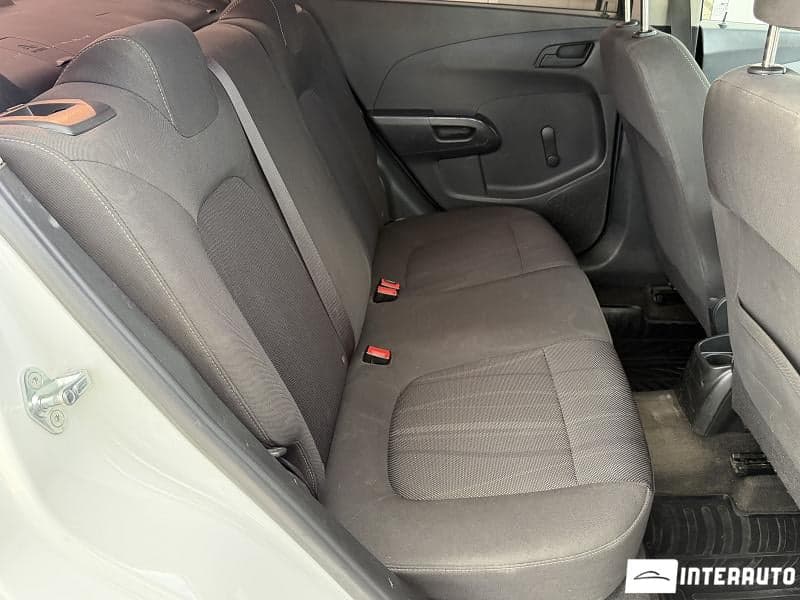 2015 Chevrolet Aveo — Miniatură 17