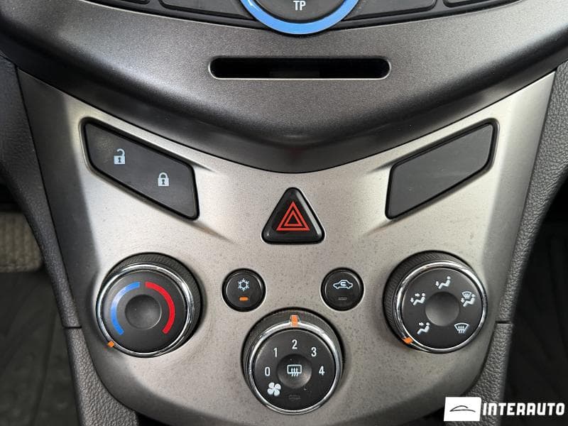 2015 Chevrolet Aveo — Miniatură 13