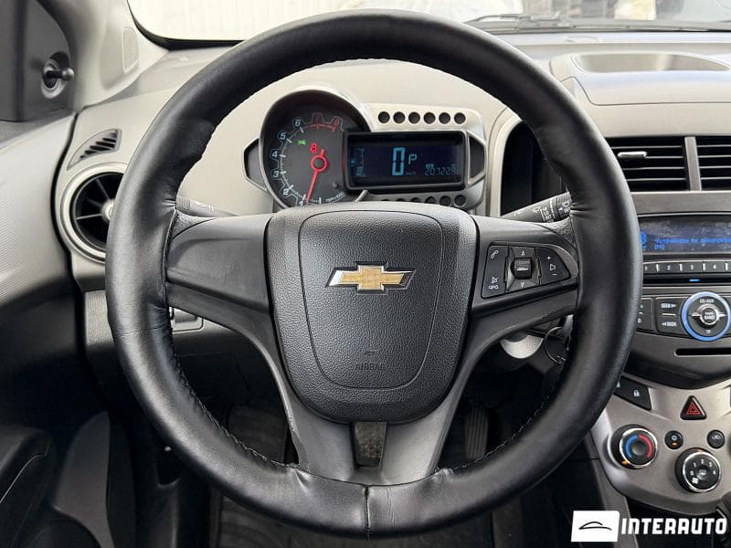 2015 Chevrolet Aveo — Miniatură 10