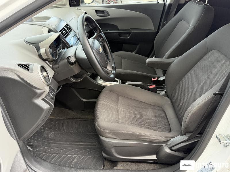 2015 Chevrolet Aveo — Miniatură 5