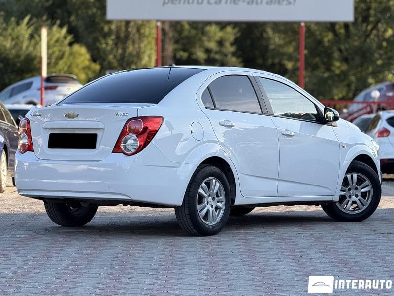2015 Chevrolet Aveo — Miniatură 2