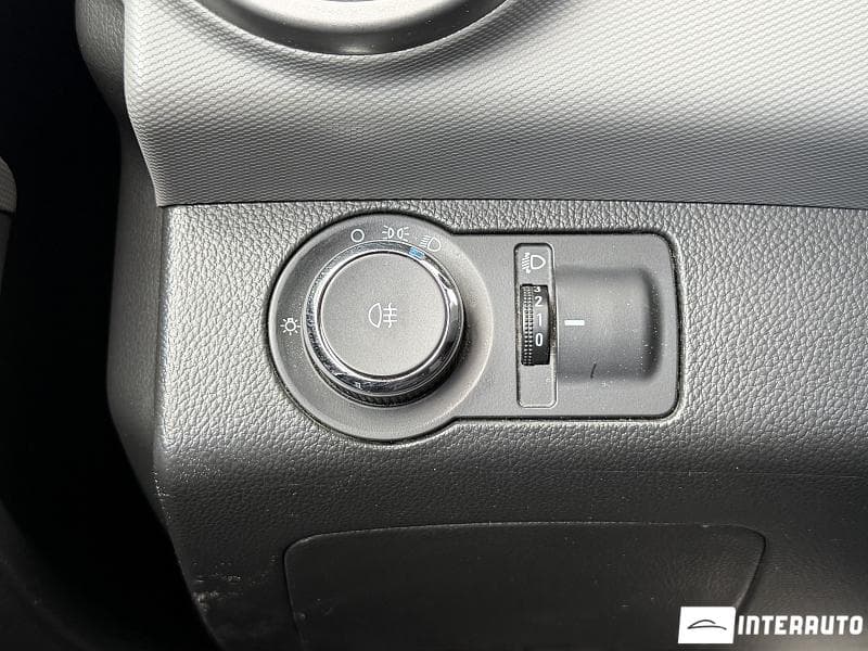 2015 Chevrolet Aveo — Miniatură 8