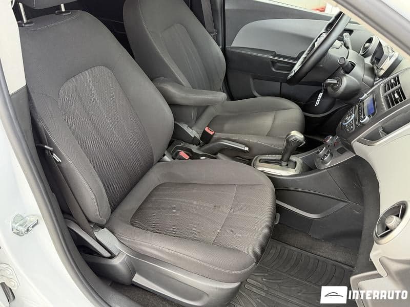 2015 Chevrolet Aveo — Miniatură 15