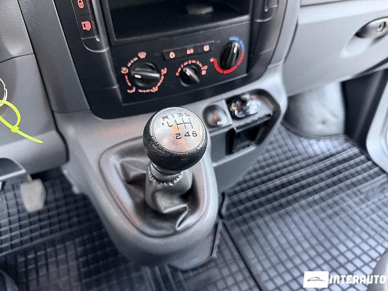 2011 Peugeot Expert — Miniatură 10