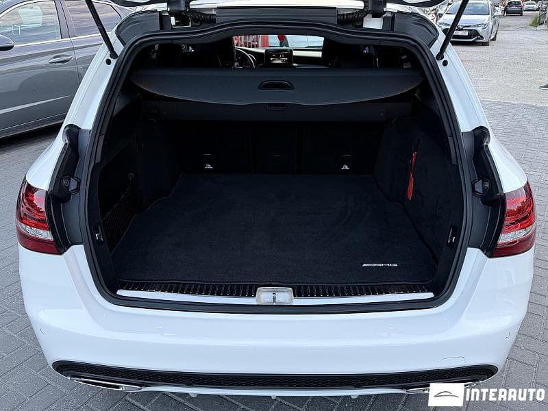 2016 Mercedes C 180 — Miniatură 14