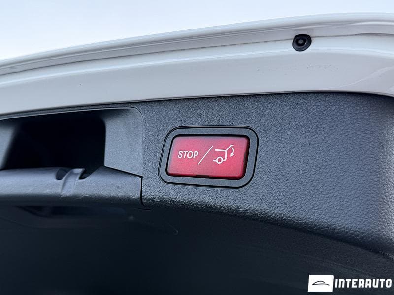 2016 Mercedes C 180 — Miniatură 15