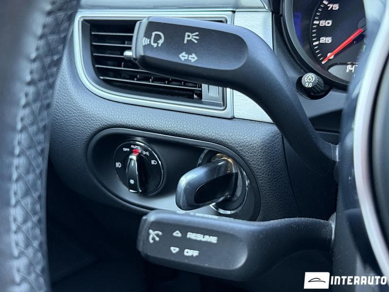 2018 Porsche Macan — Miniatură 12