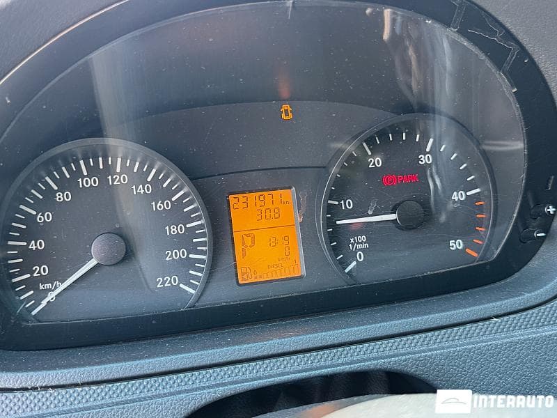 2011 Mercedes Vito — Miniatură 9