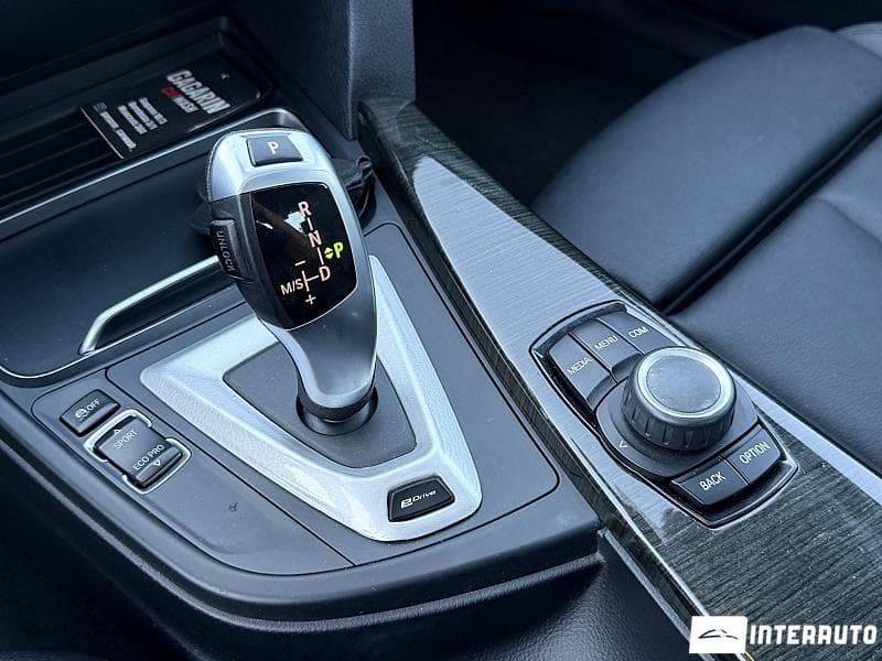 2017 BMW 330E — Miniatură 15