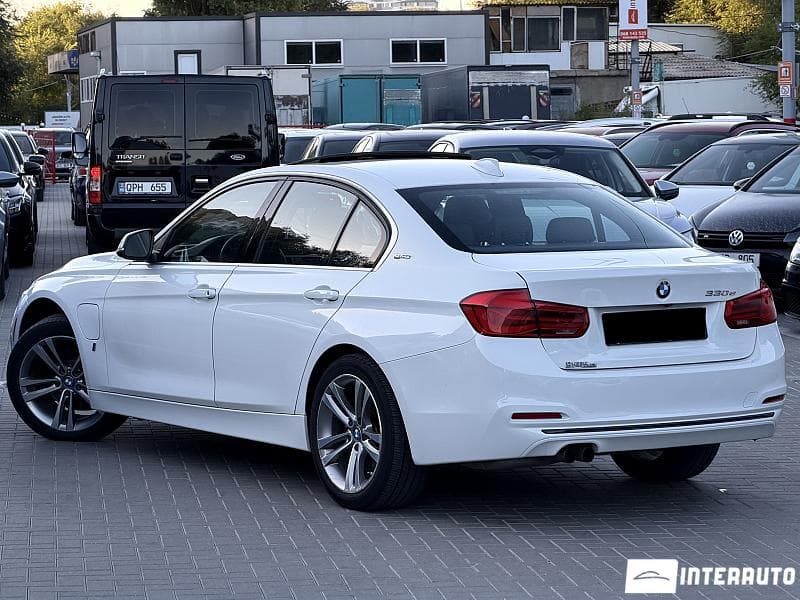 2017 BMW 330E — Miniatură 2