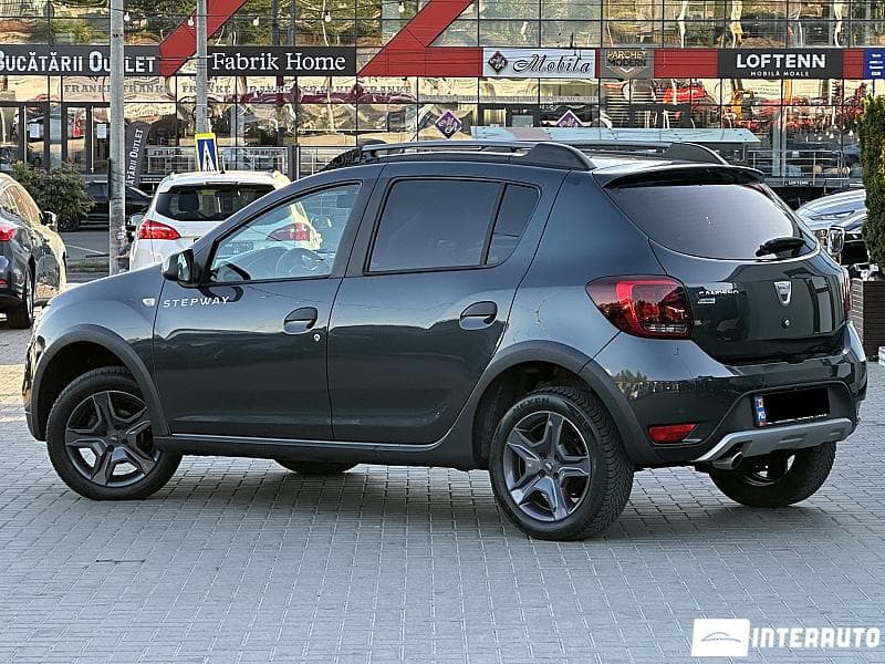 2017 Dacia Sandero Stepway — Miniatură 4