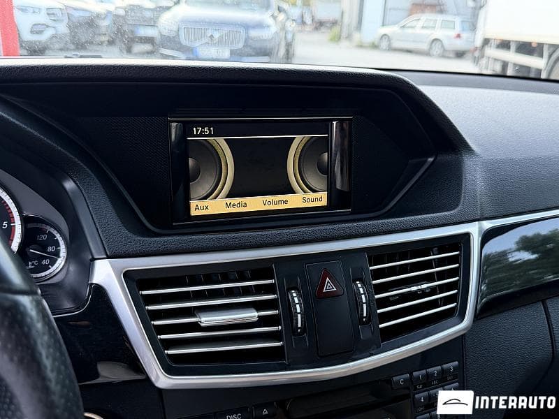2010 Mercedes E 220 — Miniatură 12