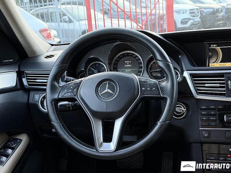 2010 Mercedes E 220 — Miniatură 11