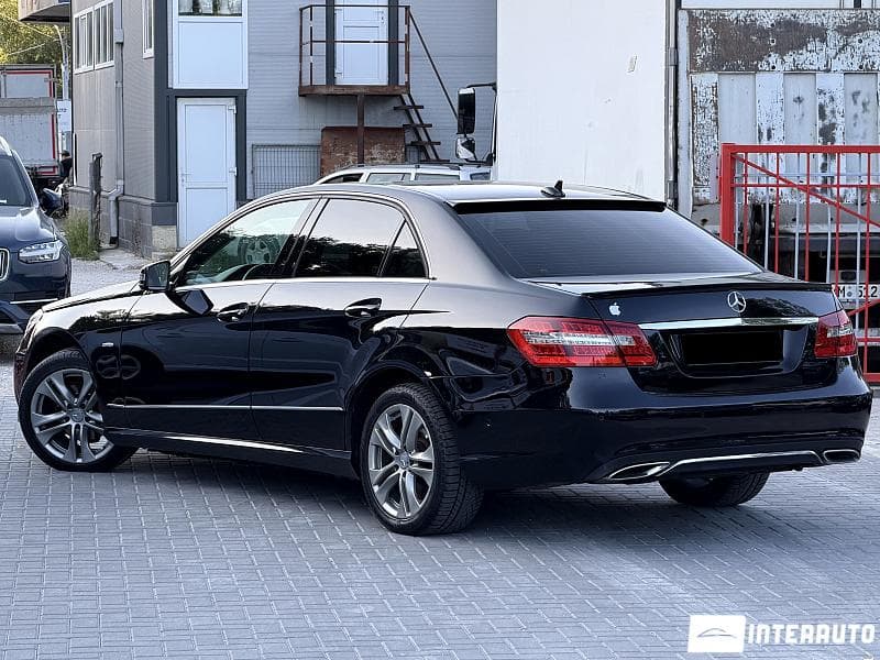 2010 Mercedes E 220 — Miniatură 2