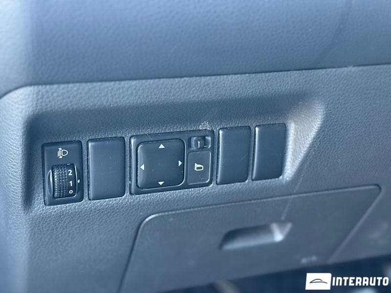 2004 Nissan X-Trail — Miniatură 7