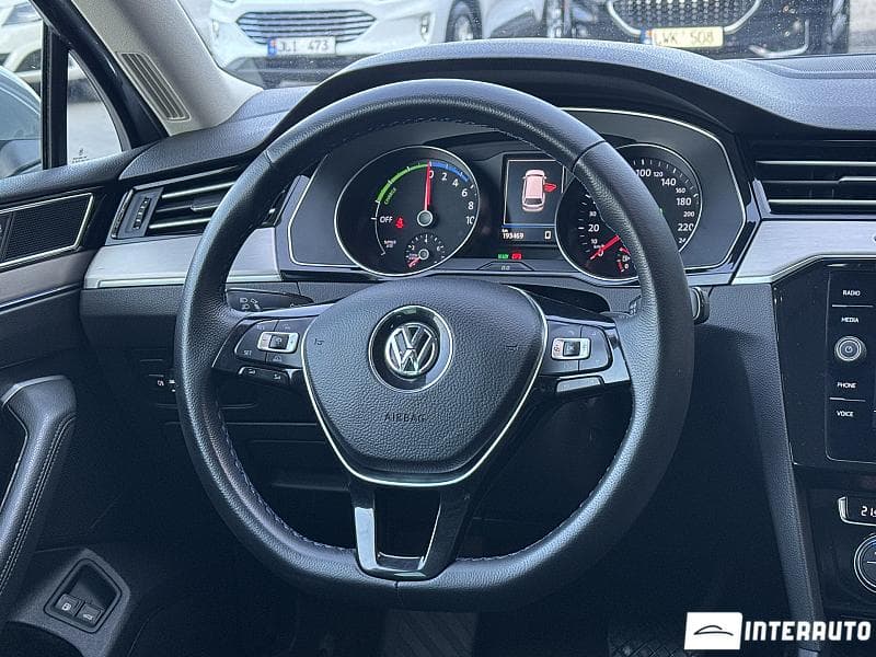 2018 Volkswagen Passat GTE — Miniatură 8