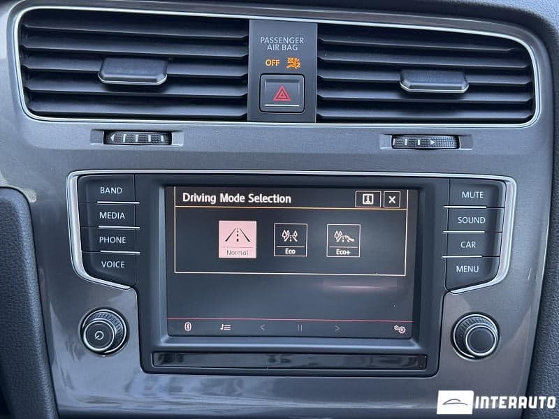 2016 Volkswagen e-Golf — Miniatură 13