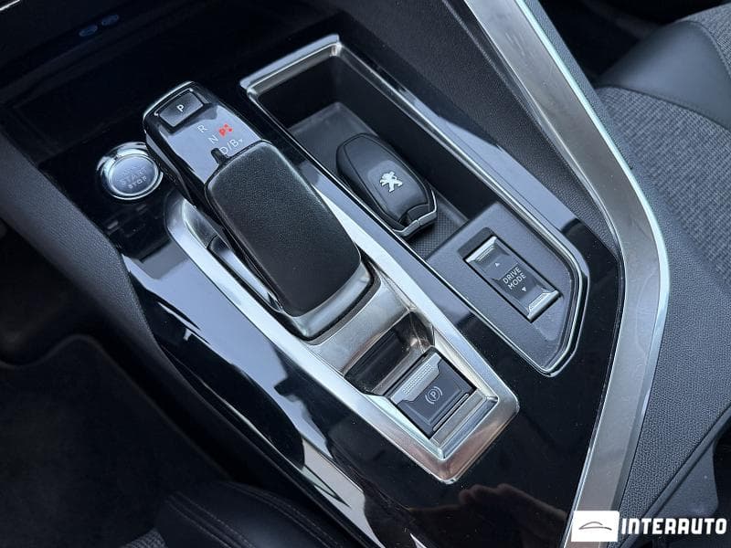2020 Peugeot 3008 — Miniatură 17