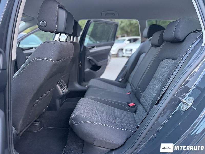 2021 Volkswagen Passat — Miniatură 17