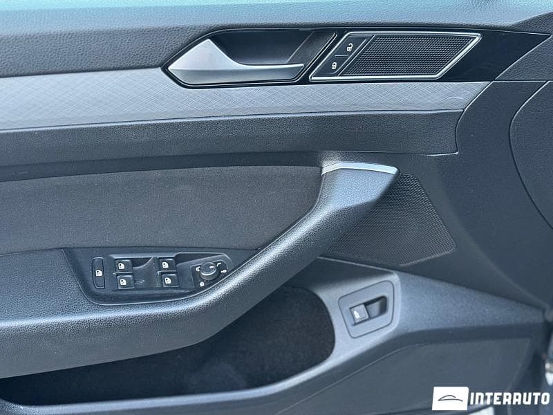 2021 Volkswagen Passat — Miniatură 5