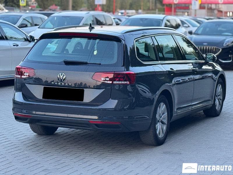 2021 Volkswagen Passat — Miniatură 2