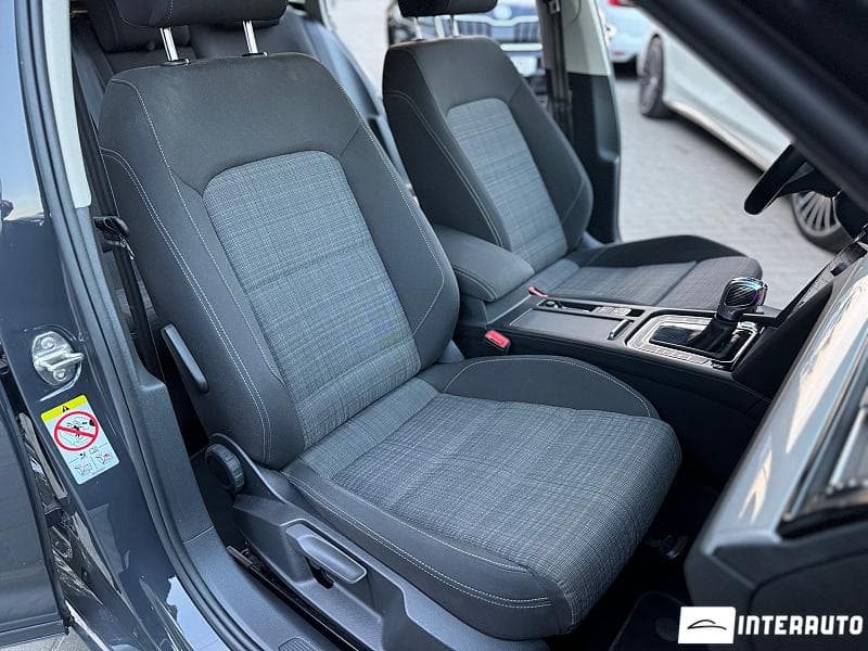 2021 Volkswagen Passat — Miniatură 14