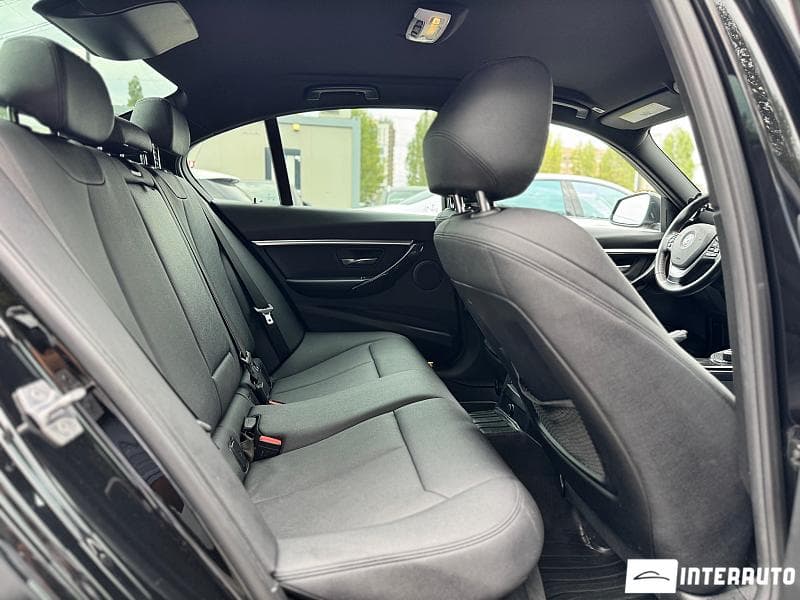 2017 BMW 330E — Miniatură 17