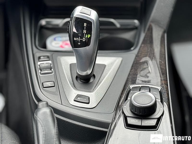 2017 BMW 330E — Miniatură 14