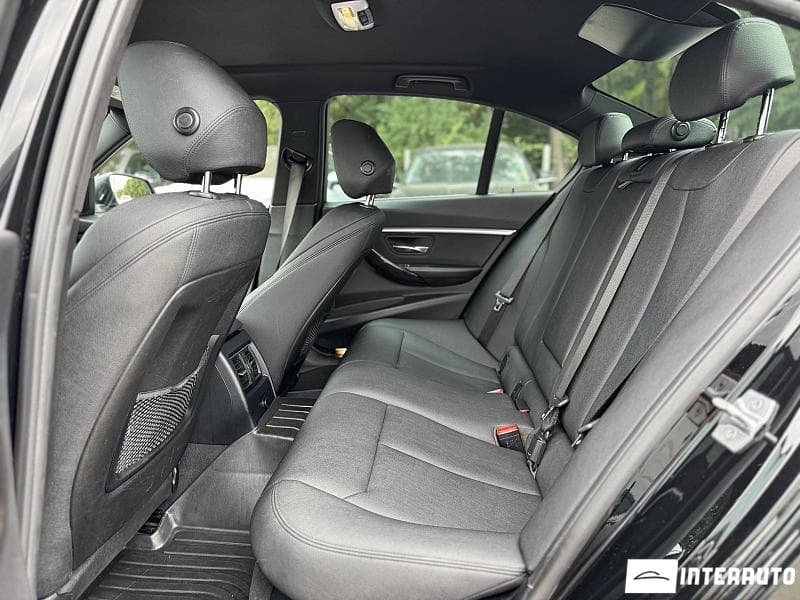 2017 BMW 330E — Miniatură 16