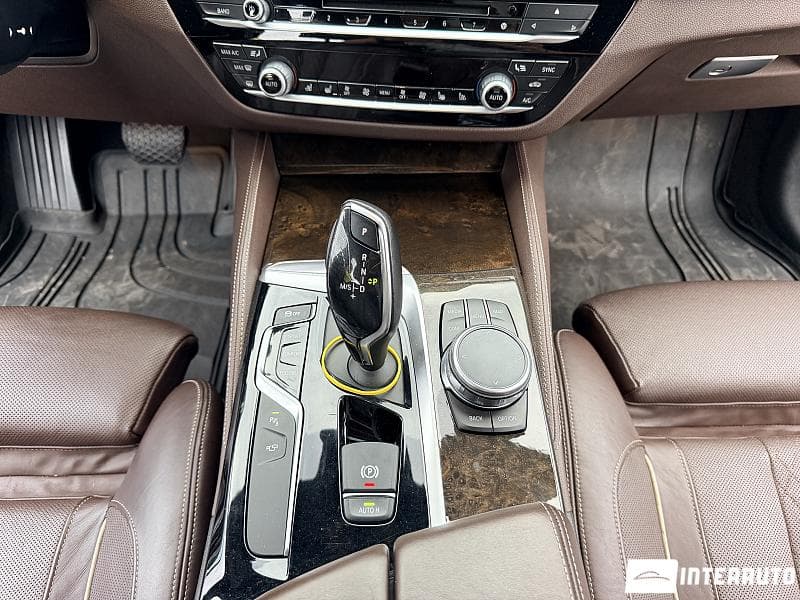 2017 BMW 540 — Miniatură 16