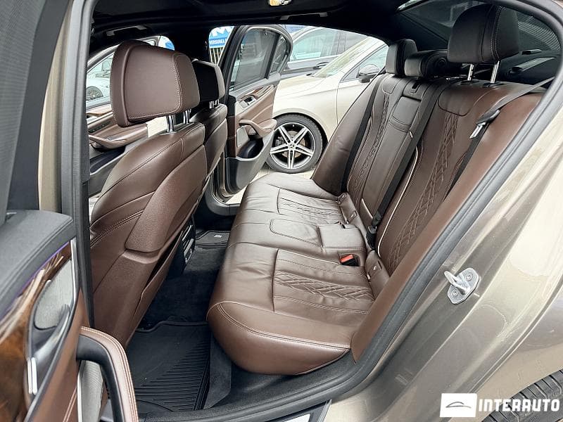 2017 BMW 540 — Miniatură 6