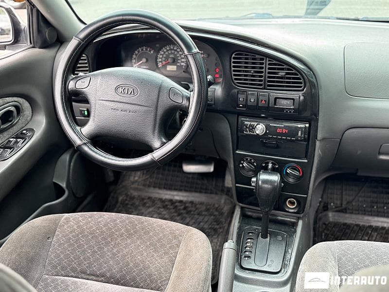 2004 Kia Spectra — Miniatură 7