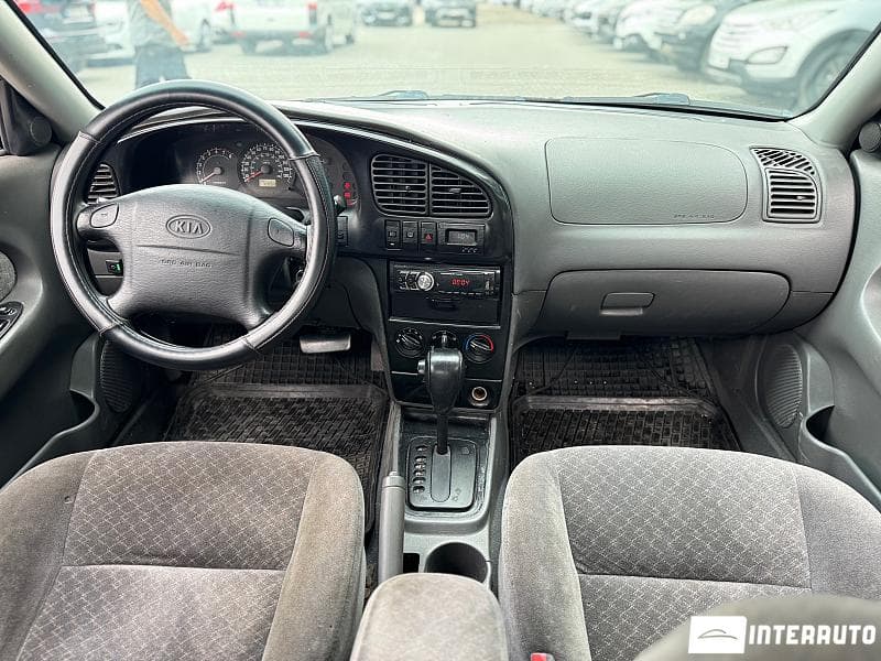 2004 Kia Spectra — Miniatură 10