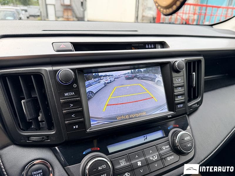 2016 Toyota Rav-4 — Miniatură 13