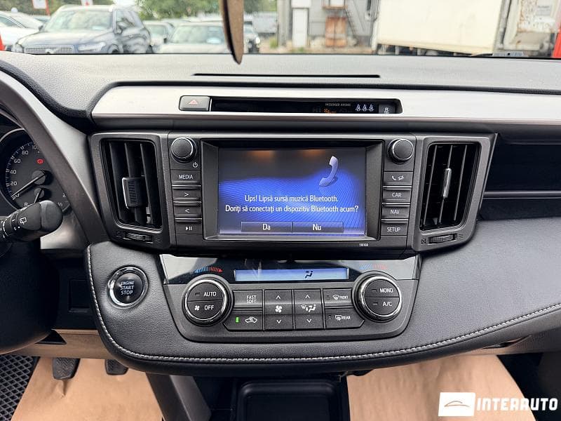 2016 Toyota Rav-4 — Miniatură 12