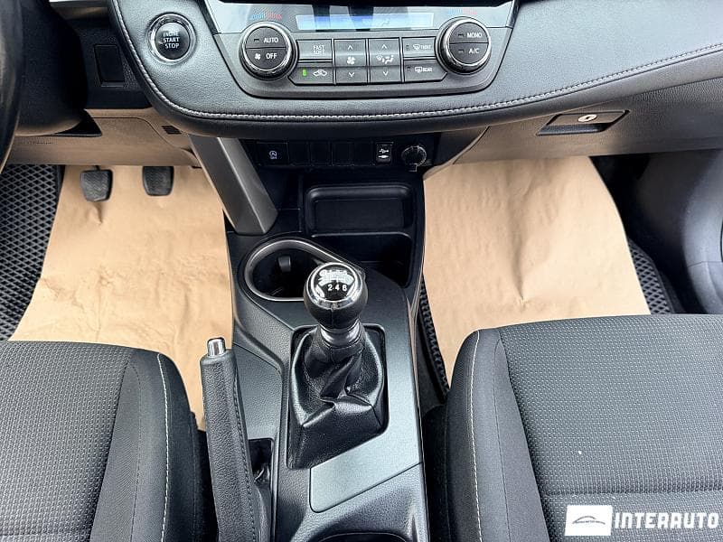 2016 Toyota Rav-4 — Miniatură 14