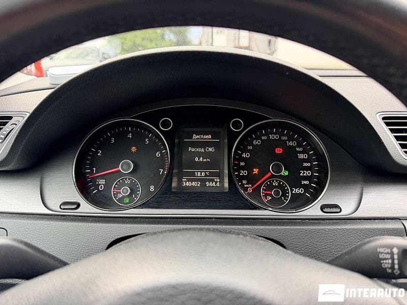 2011 Volkswagen Passat — Miniatură 10