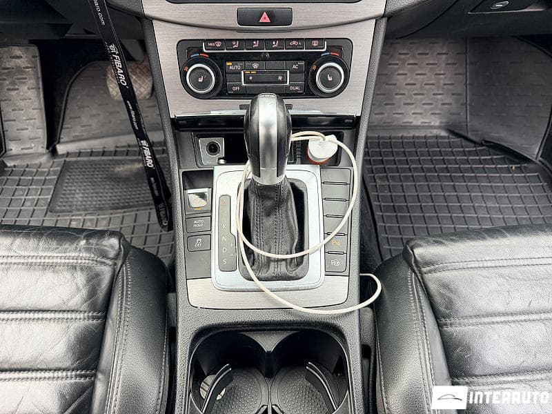 2011 Volkswagen Passat — Miniatură 13